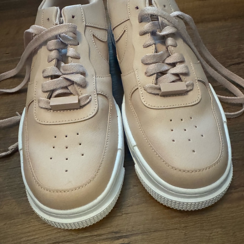 Nike Air Force 1 shoes - like new